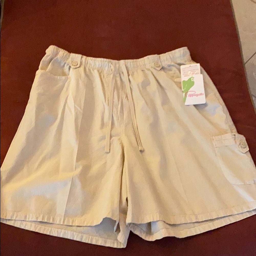 Women’s Light Beige Shorts